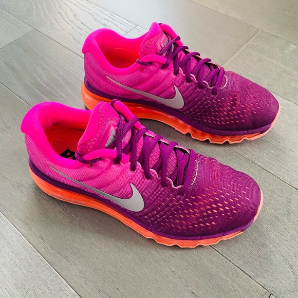 NIKE AIRMAX GYM SHOES - Picture 6 of 6